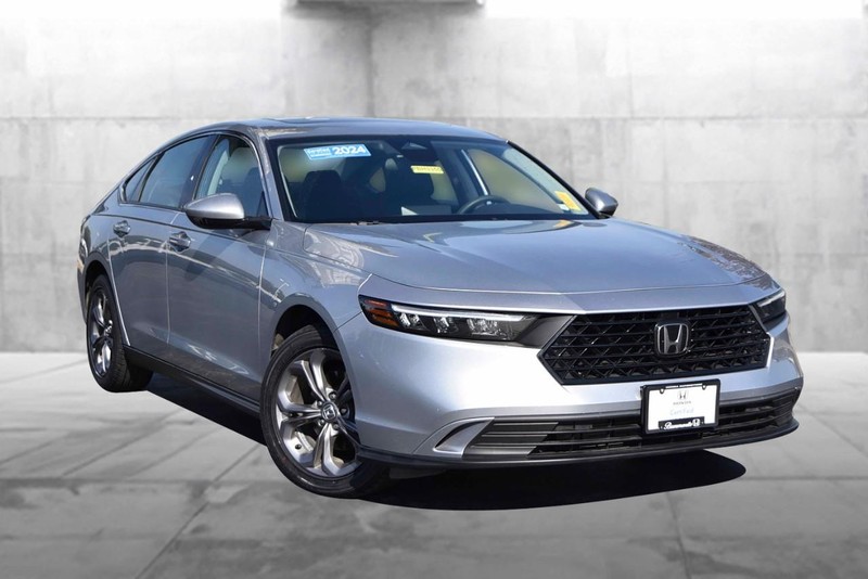 Honda Accord Sedan Vehicle Full-screen Gallery Image 2