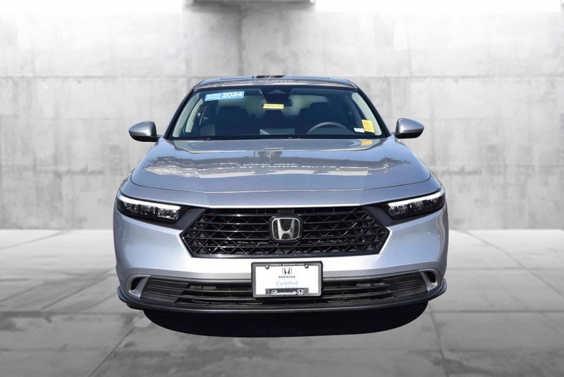 Honda Accord Sedan Vehicle Full-screen Gallery Image 4