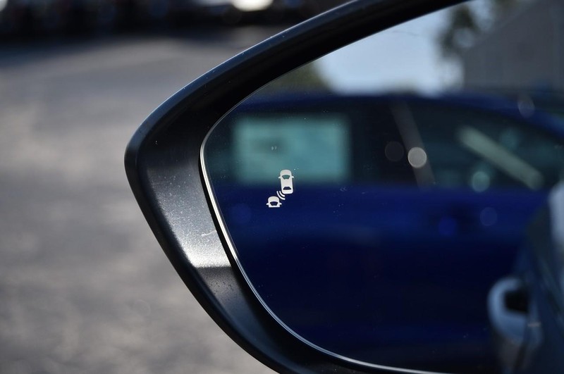 Honda Accord Sedan Vehicle Full-screen Gallery Image 9