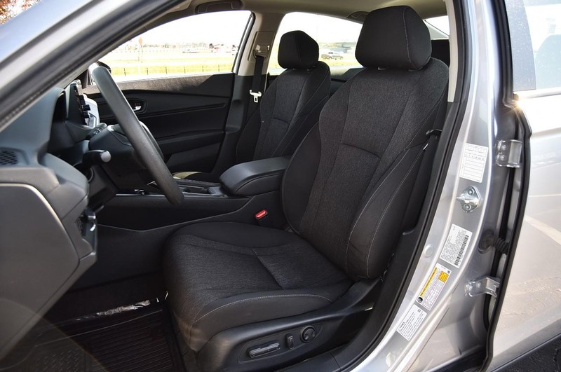 Honda Accord Sedan Vehicle Full-screen Gallery Image 20