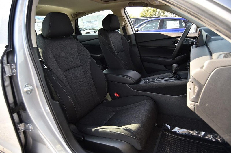 Honda Accord Sedan Vehicle Full-screen Gallery Image 21