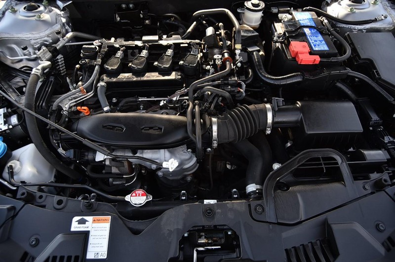 Honda Accord Sedan Vehicle Full-screen Gallery Image 25