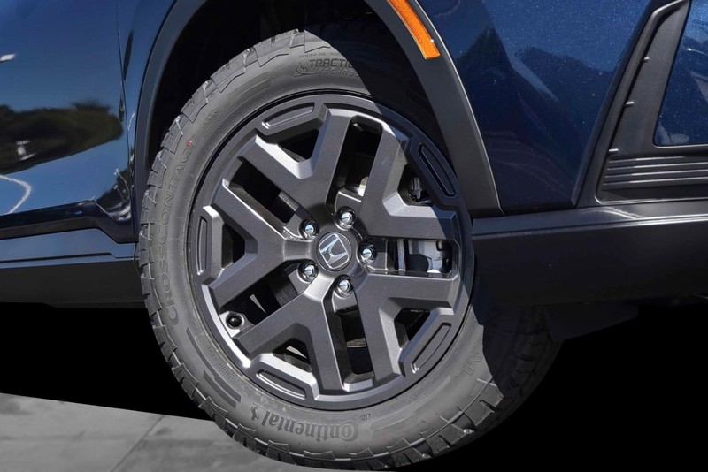 Honda CR-V Hybrid Vehicle Image 03