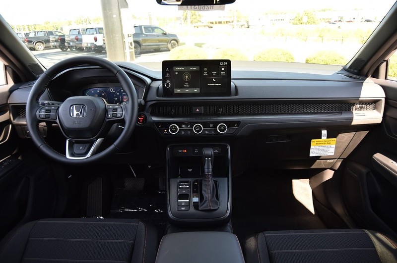 Honda CR-V Hybrid Vehicle Image 07