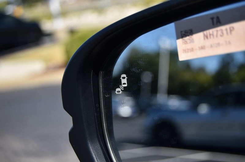 Honda CR-V Hybrid Vehicle Image 09