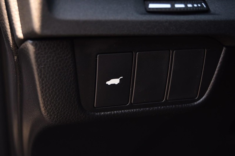 Honda CR-V Hybrid Vehicle Image 10