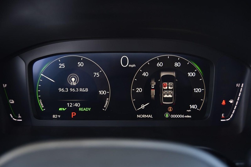 Honda CR-V Hybrid Vehicle Image 11