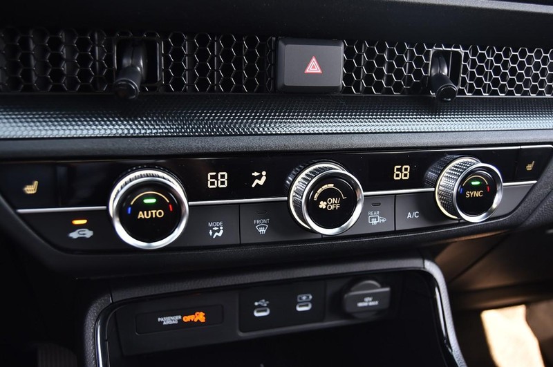 Honda CR-V Hybrid Vehicle Image 16