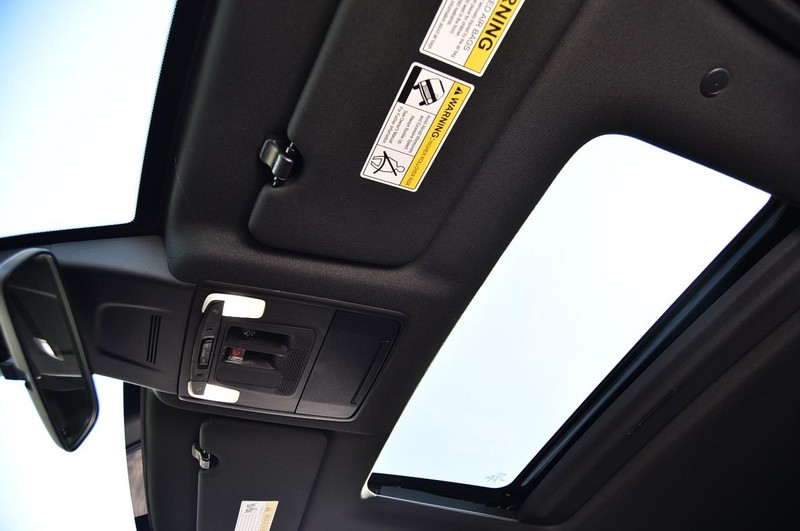 Honda CR-V Hybrid Vehicle Image 24