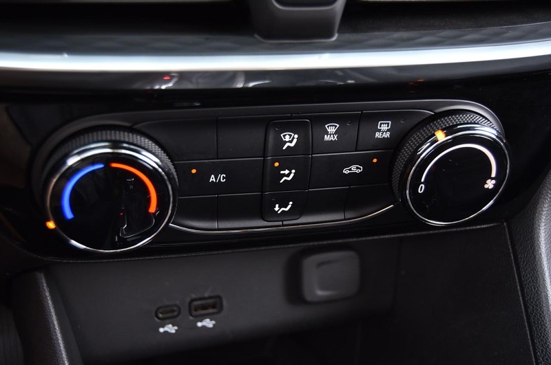 Buick Encore GX Vehicle Image 14