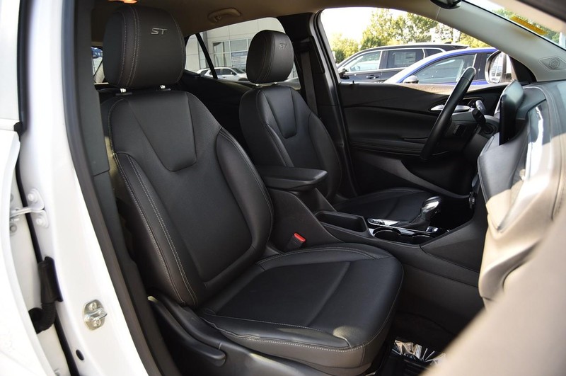 Buick Encore GX Vehicle Image 20