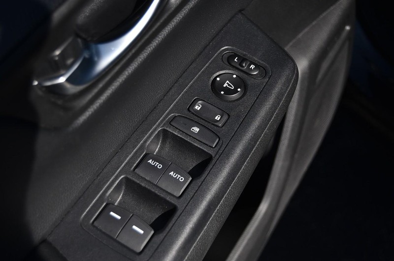 Honda CR-V Vehicle Full-screen Gallery Image 8