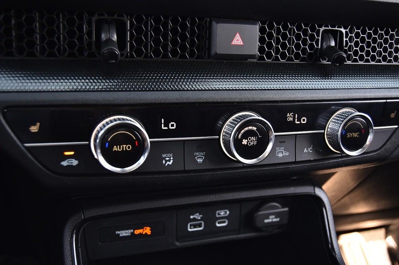 Honda CR-V Vehicle Full-screen Gallery Image 16