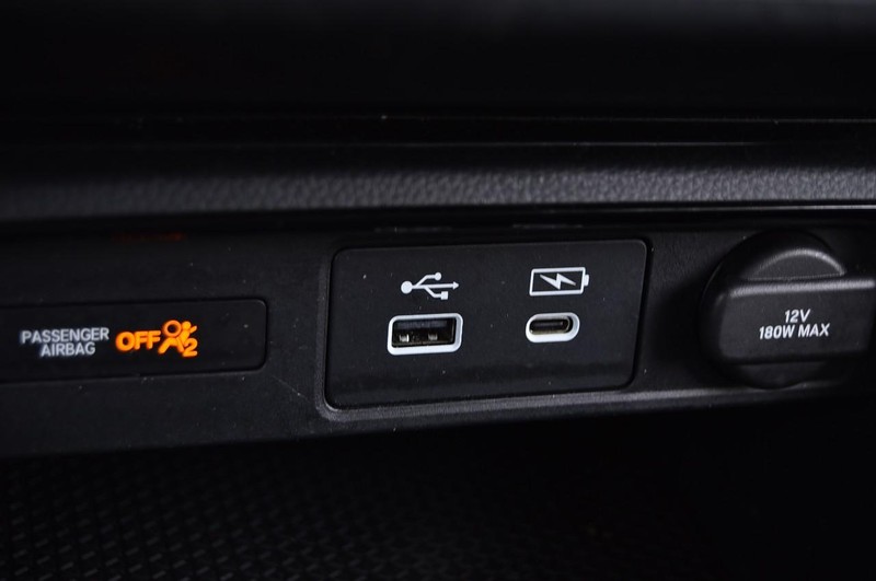 Honda CR-V Vehicle Full-screen Gallery Image 17