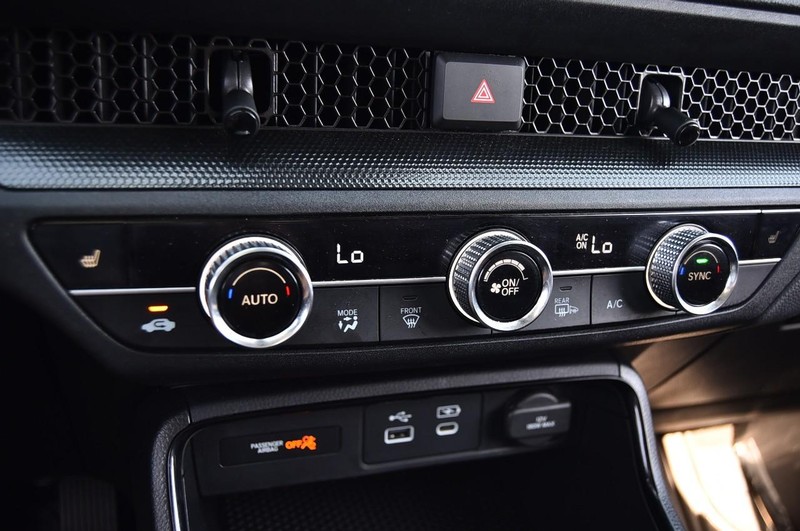 Honda CR-V Vehicle Image 16