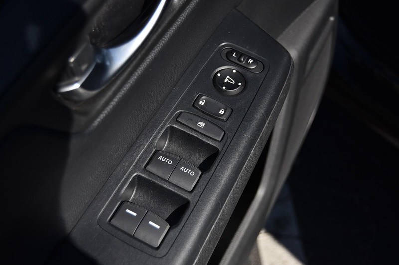 Honda CR-V Vehicle Full-screen Gallery Image 8