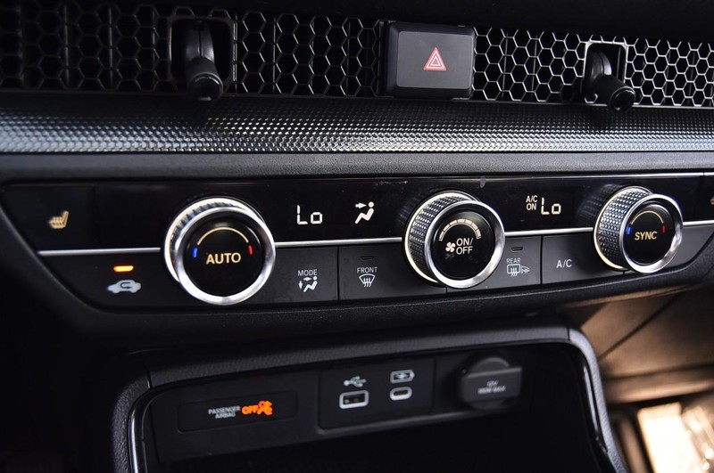 Honda CR-V Vehicle Full-screen Gallery Image 16