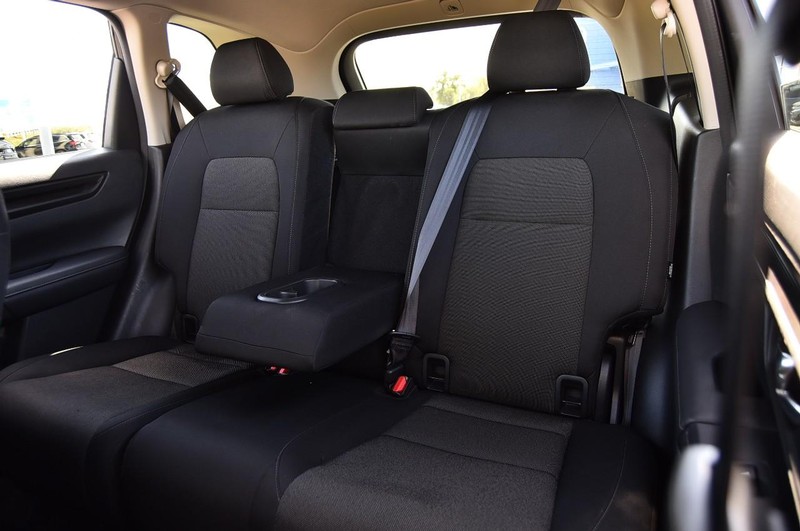 Honda CR-V Vehicle Full-screen Gallery Image 24