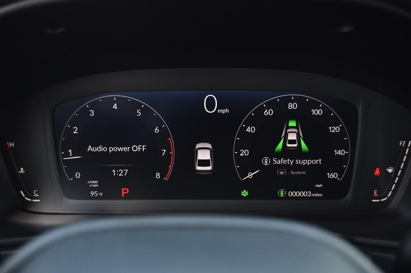 Honda Accord Sedan Vehicle Full-screen Gallery Image 10