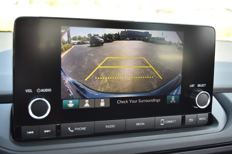 Honda Accord Sedan Vehicle Full-screen Gallery Image 11