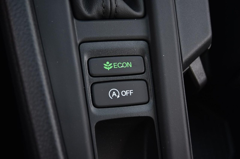 Honda Accord Sedan Vehicle Full-screen Gallery Image 17