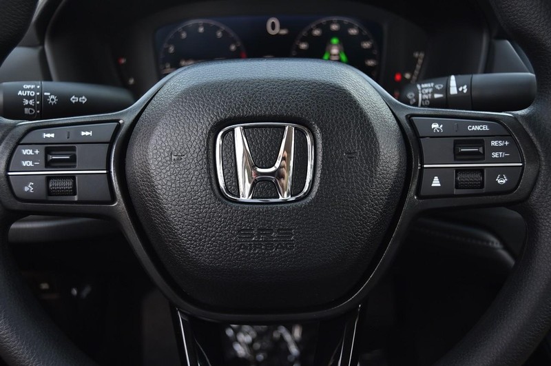 Honda Accord Sedan Vehicle Full-screen Gallery Image 19