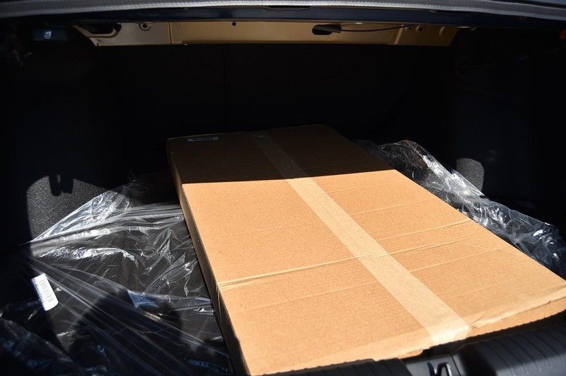 Honda Accord Sedan Vehicle Full-screen Gallery Image 25