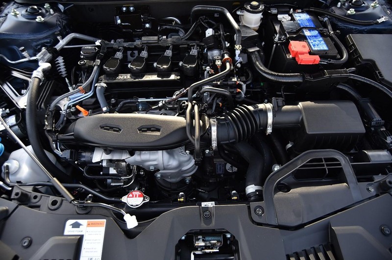 Honda Accord Sedan Vehicle Full-screen Gallery Image 26