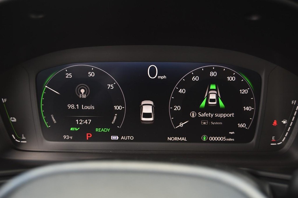 Honda Accord Hybrid Vehicle Image 10