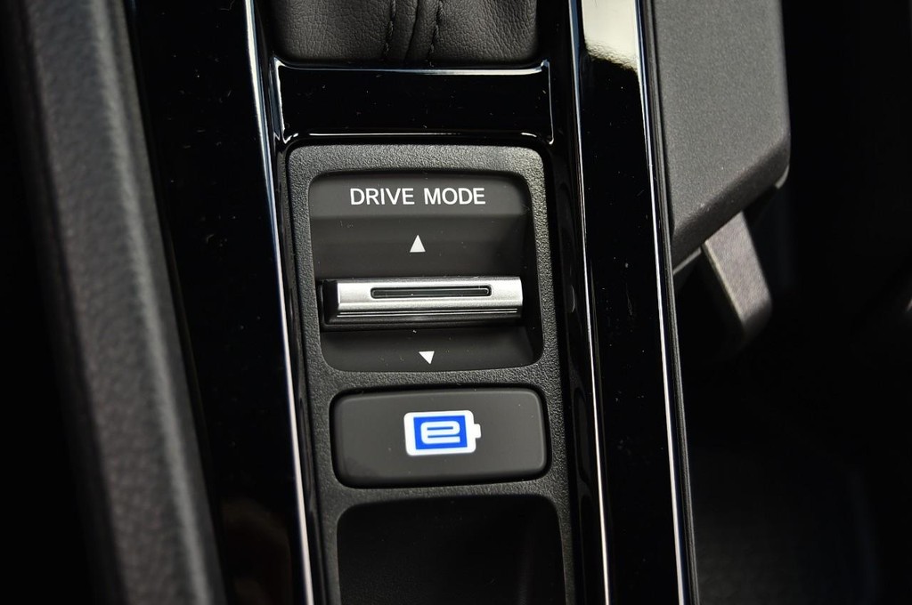 Honda Accord Hybrid Vehicle Image 18