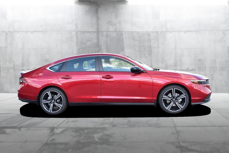 Honda Accord Hybrid Vehicle Full-screen Gallery Image 5