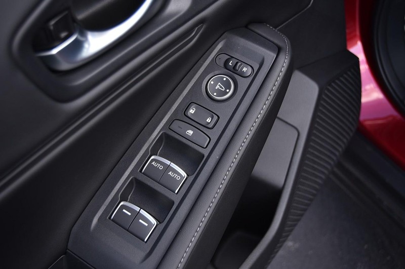 Honda Accord Hybrid Vehicle Full-screen Gallery Image 8