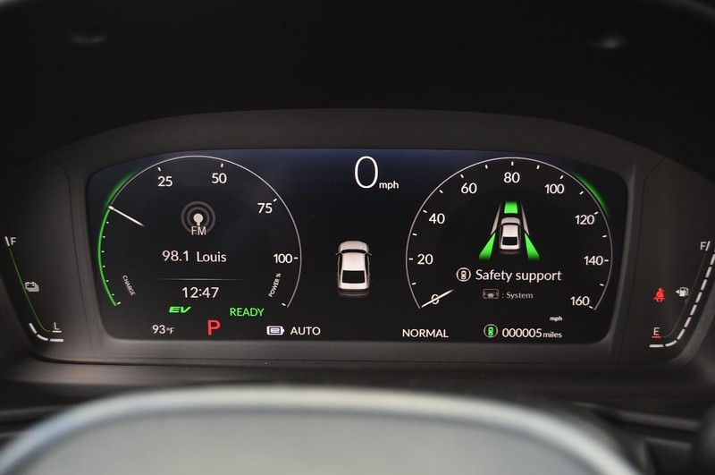 Honda Accord Hybrid Vehicle Full-screen Gallery Image 10