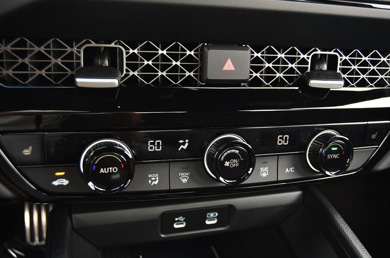 Honda Accord Hybrid Vehicle Full-screen Gallery Image 15