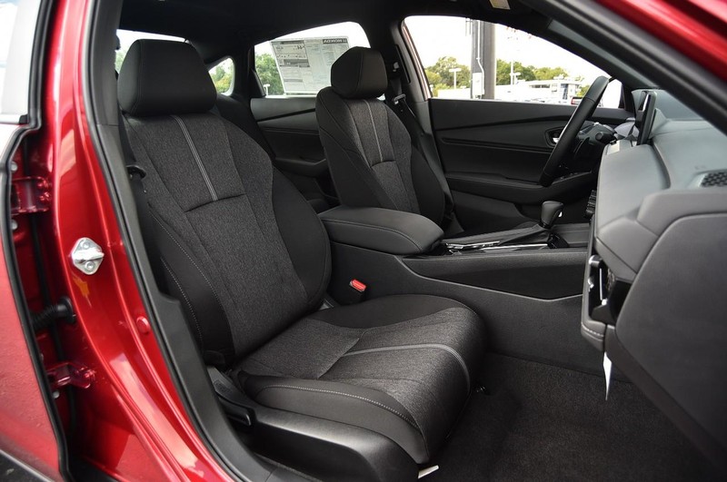 Honda Accord Hybrid Vehicle Full-screen Gallery Image 22