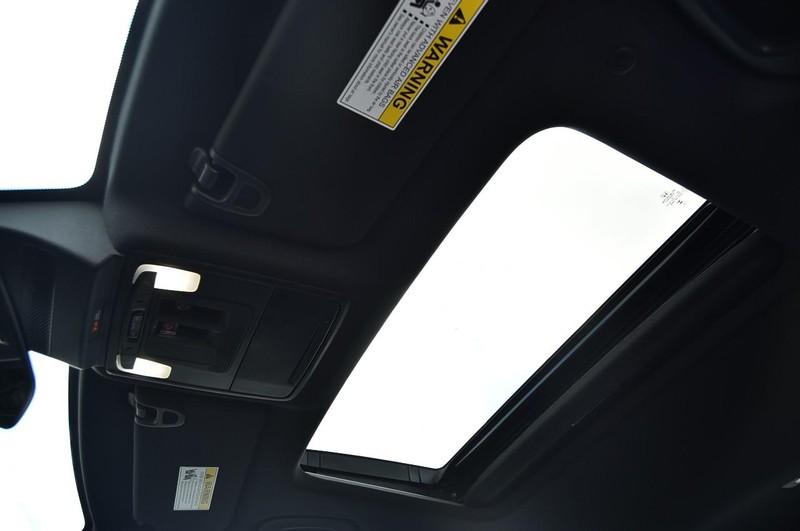 Honda Accord Hybrid Vehicle Full-screen Gallery Image 23