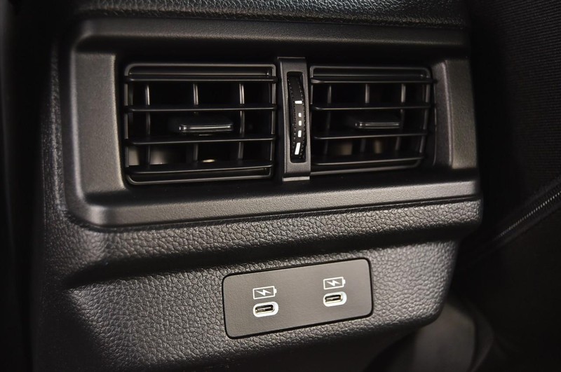 Honda Accord Hybrid Vehicle Full-screen Gallery Image 25