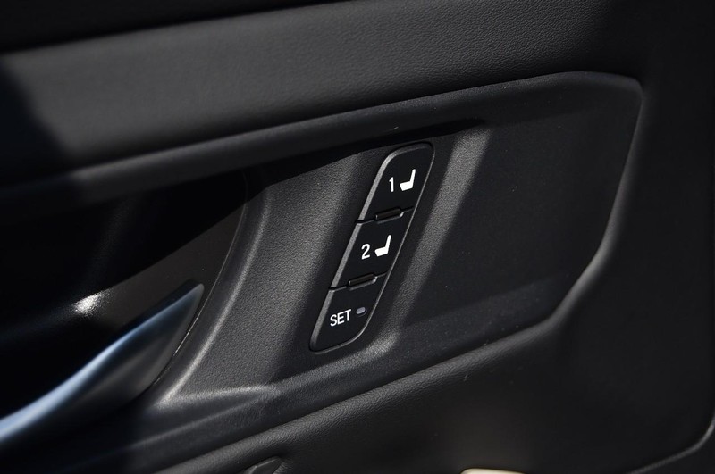 Honda Accord Hybrid Vehicle Full-screen Gallery Image 9