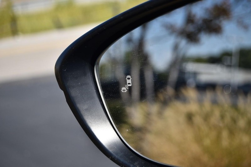 Honda Accord Hybrid Vehicle Full-screen Gallery Image 10