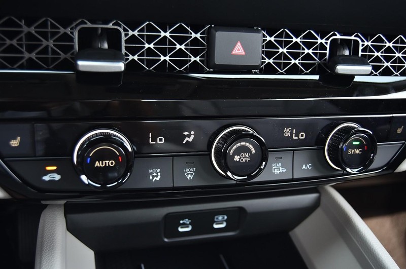 Honda Accord Hybrid Vehicle Full-screen Gallery Image 16