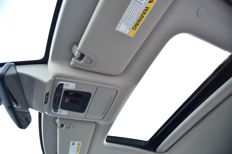 Honda Accord Hybrid Vehicle Full-screen Gallery Image 24