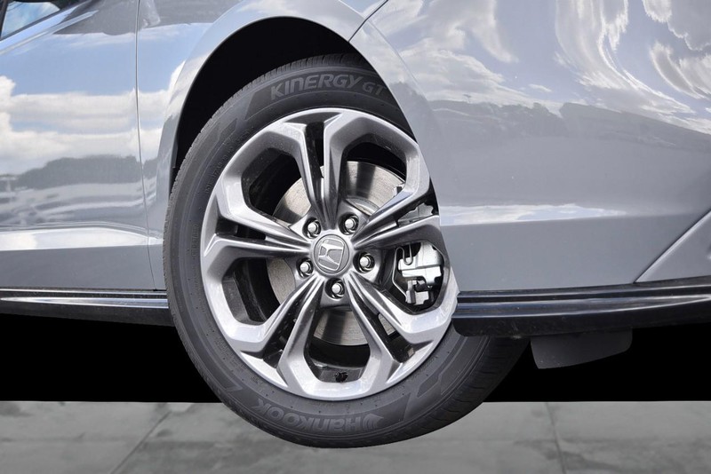 Honda Accord Hybrid Vehicle Full-screen Gallery Image 3