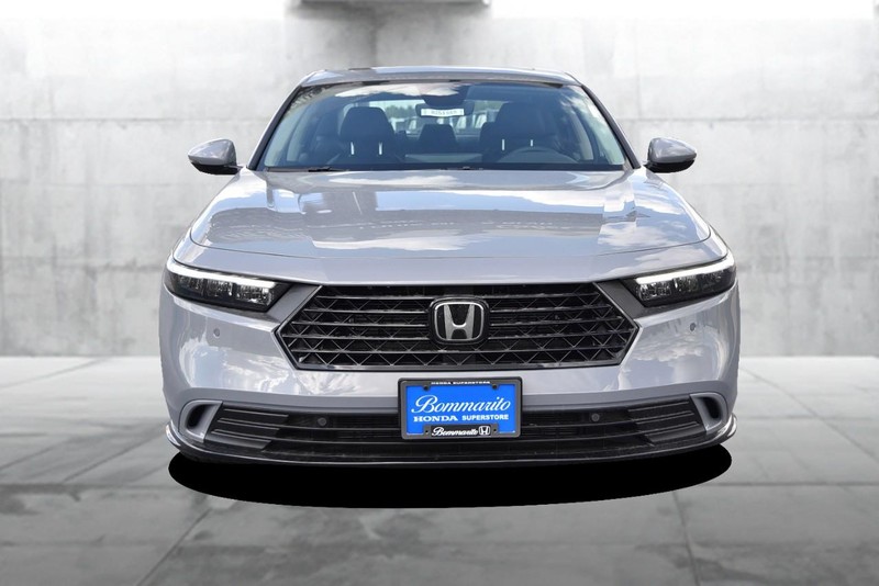 Honda Accord Hybrid Vehicle Full-screen Gallery Image 4