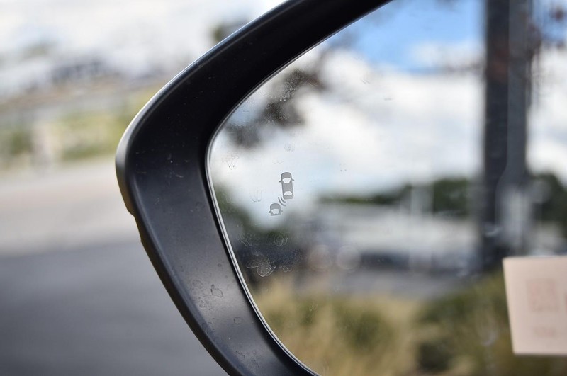 Honda Accord Hybrid Vehicle Full-screen Gallery Image 10