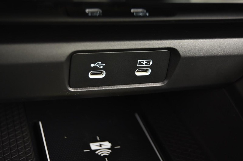 Honda Accord Hybrid Vehicle Full-screen Gallery Image 17