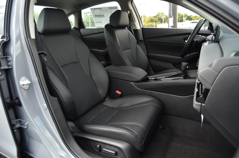 Honda Accord Hybrid Vehicle Full-screen Gallery Image 23