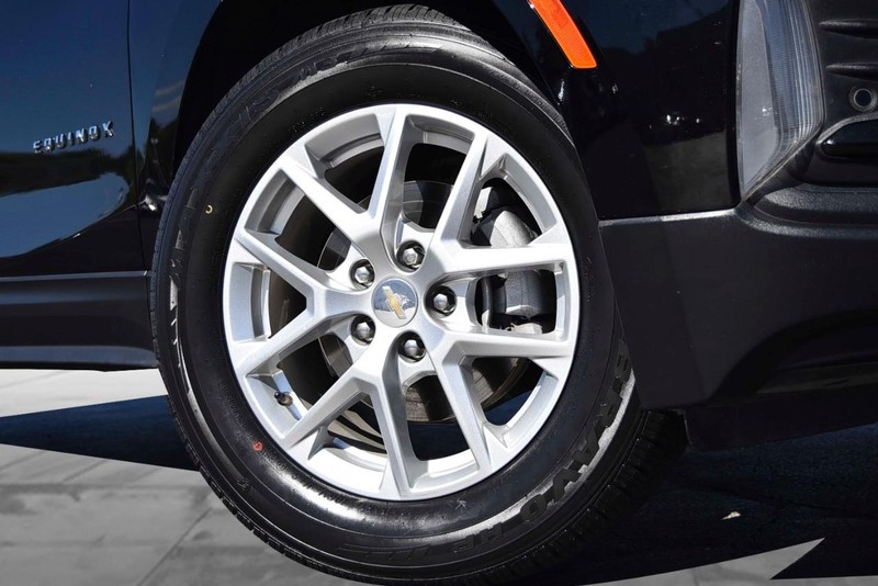 Chevrolet Equinox Vehicle Full-screen Gallery Image 3