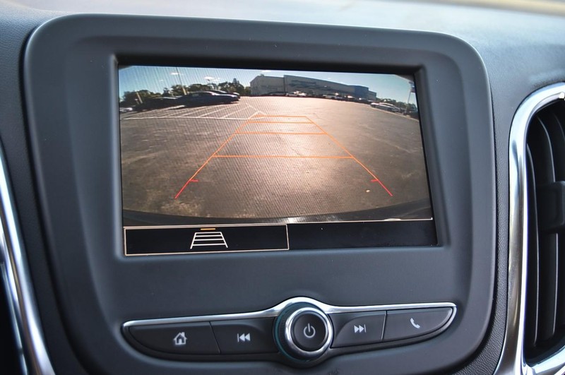 Chevrolet Equinox Vehicle Full-screen Gallery Image 13