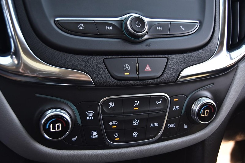 Chevrolet Equinox Vehicle Full-screen Gallery Image 15