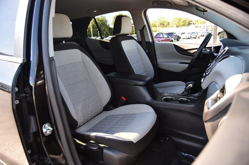 Chevrolet Equinox Vehicle Full-screen Gallery Image 21